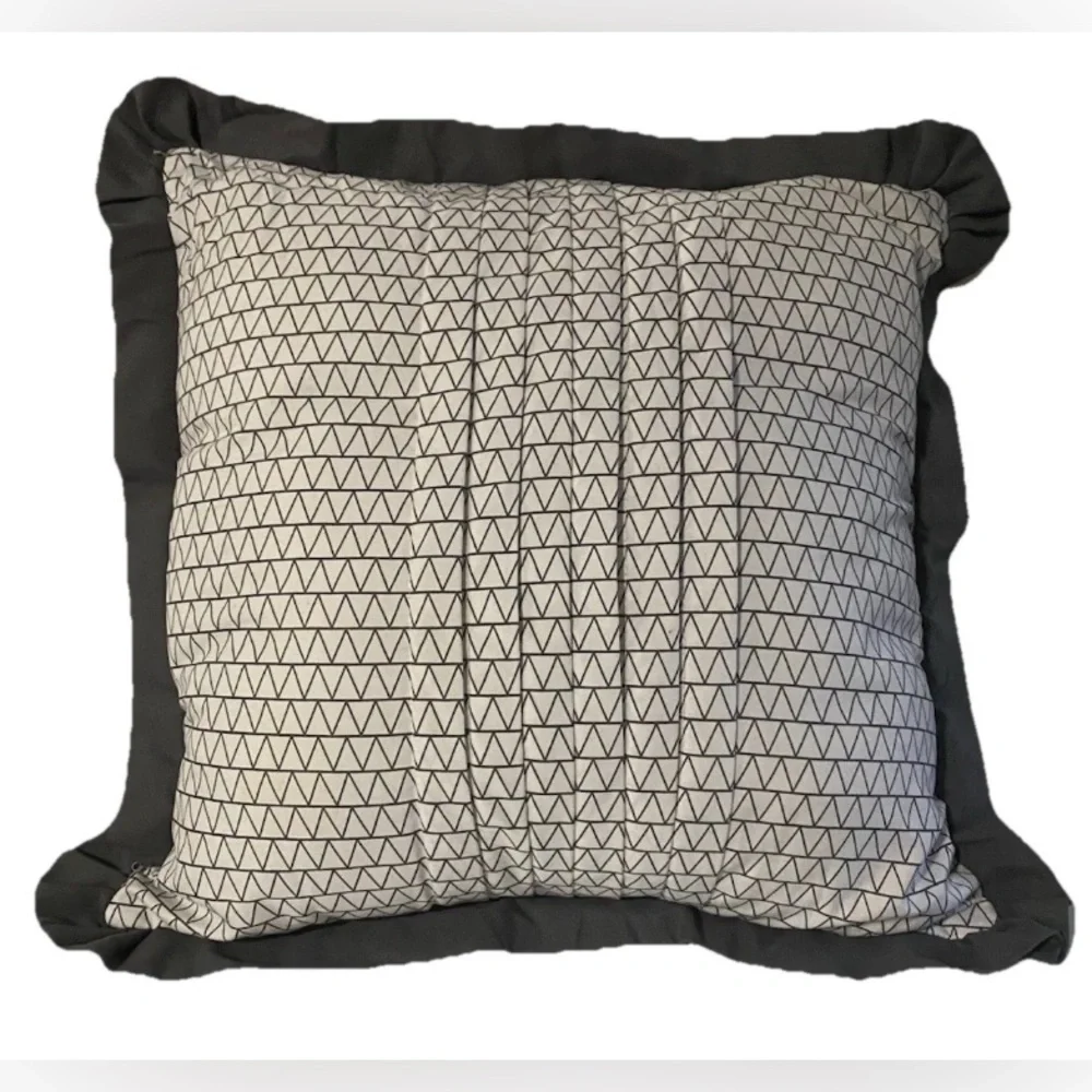 Decorative Indoor Throw Pillow Sham Gray White 2 Pieces Bedroom Living Room